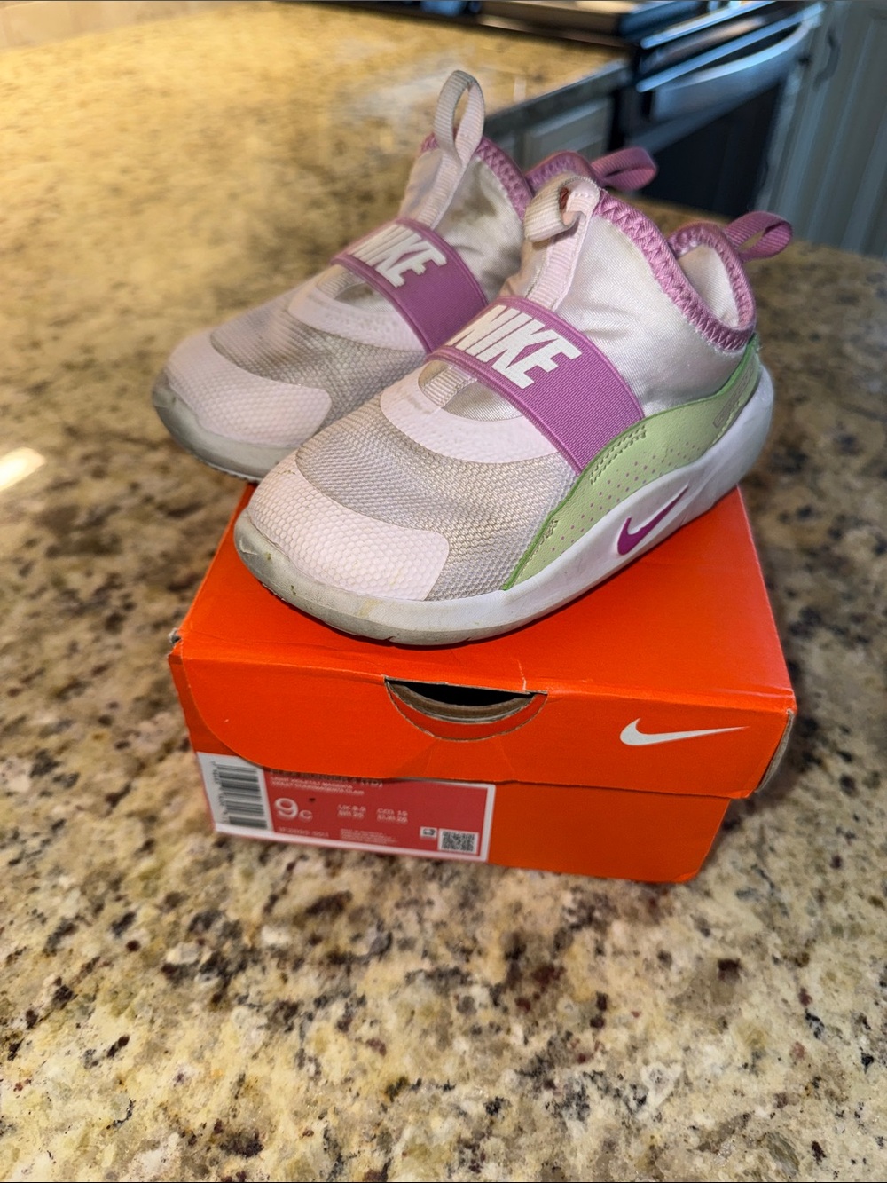 Nike Kids Slip-On Sneakers in Light purple with Green Accents